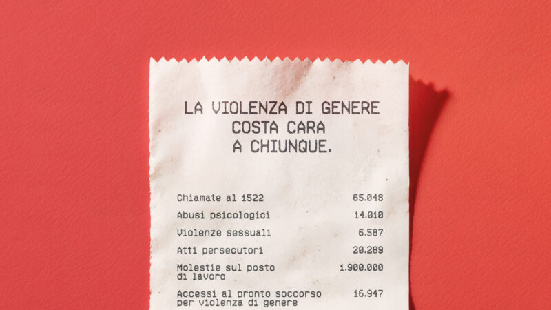 “Conto in Rosso”: la campagna di Fondazione Libellula contro la violenza di genere e il libro “Non è normale che sia normale”